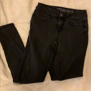 Black American Eagle skinny jeans